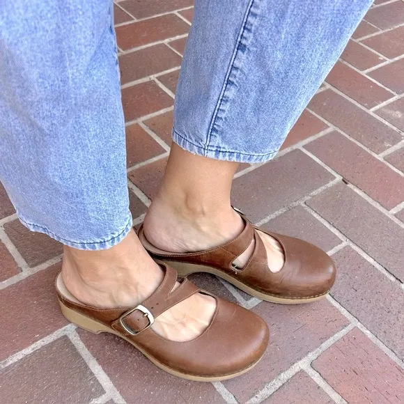 Dansko Britney Brown Tan Oiled Leather Pull Up Mary Jane Clog Mule Size 39