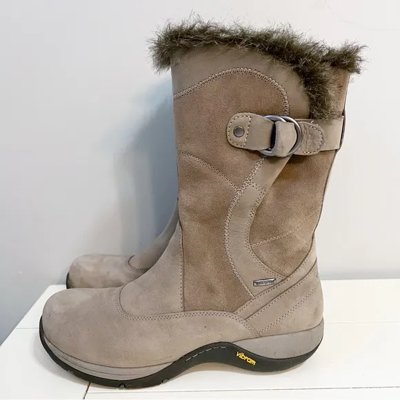Dansko Cynthia Mid Calf Pull On Suede Waterproof Winter Boots Taupe Size 37