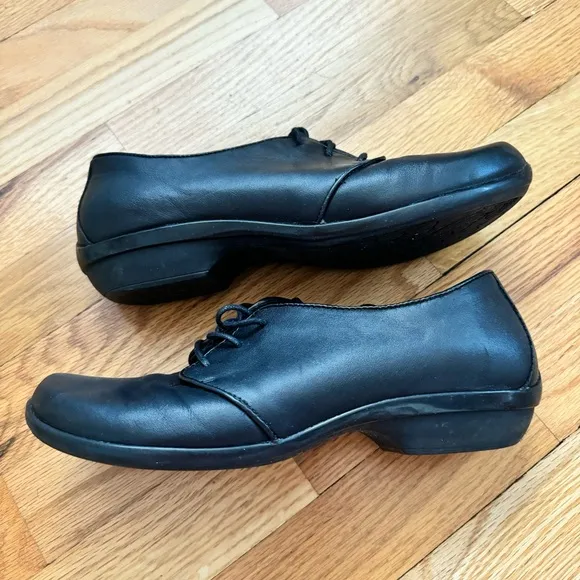 Dansko Olivia lace-up flats loafers oxfords derbies 38 7.5 8 comfort shoes