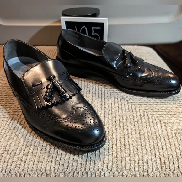 Dexter 10.5 NWOT black leather padded insole comfy tassel loafers