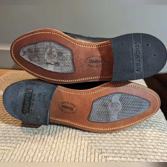 Dexter 10.5 NWOT black leather padded insole comfy tassel loafers