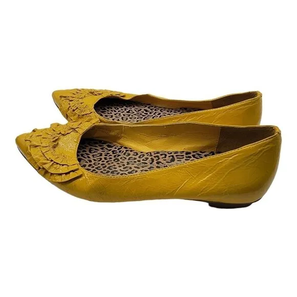 DIEGO DI LUCCA Ladonna Ruffled Flats Pointed Toe Yellow Patent Leather Size 5B
