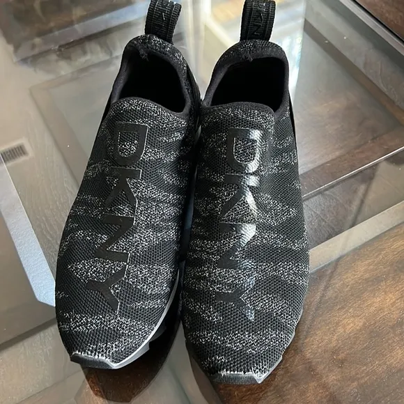 DKNY Annie Slip On Runner Women's Athletic Black