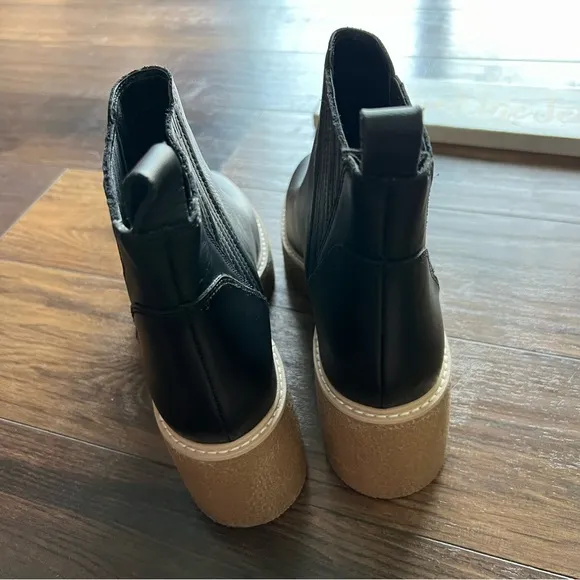 Dolce Vita Harte Leg Sole Boots NWOT