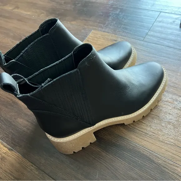 Dolce Vita Harte Leg Sole Boots NWOT