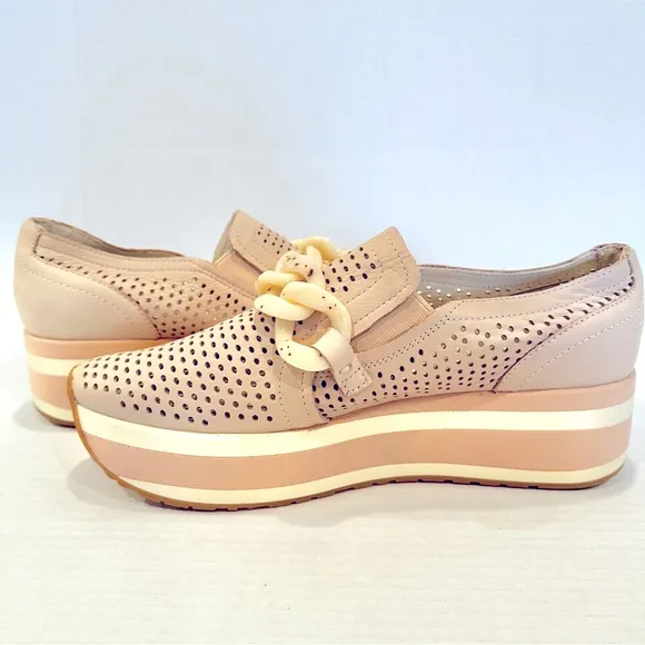 Dolce Vita Jhenee Perf Suede Sneakers Women's 10 Sand Nubuck Slip On Buckle NWT