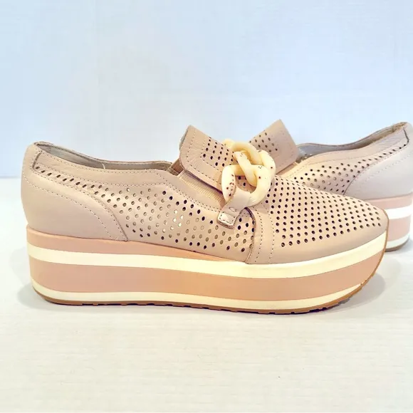 Dolce Vita Jhenee Perf Suede Sneakers Women's 10 Sand Nubuck Slip On Buckle NWT