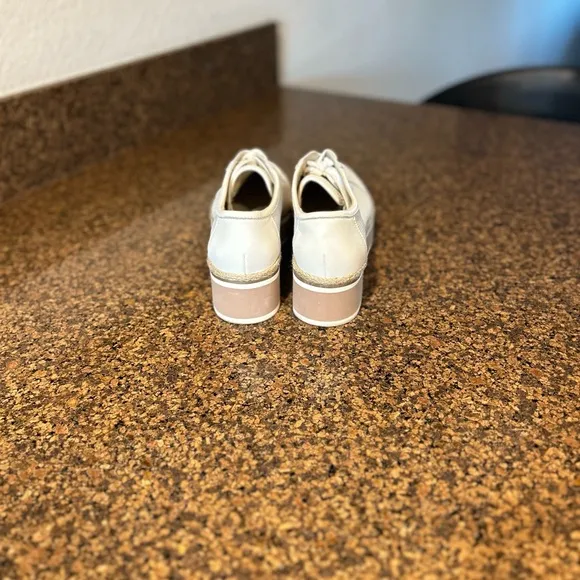 Dolce Vita Telah Sneakers Size: 9.5