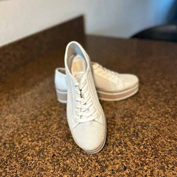 Dolce Vita Telah Sneakers Size: 9.5