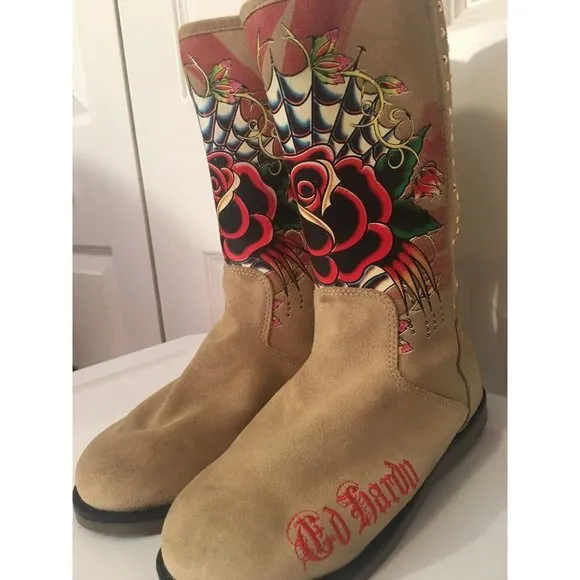 Don Ed Hardy Womens Boots Sz 5 Suede Fur Lined‎ Rose Graphics Studded Cream Tan