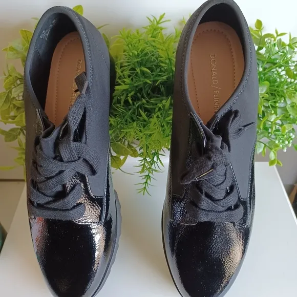 DONALD J. PLINER Lug Sole LaceUp Loafers Eleen NEW