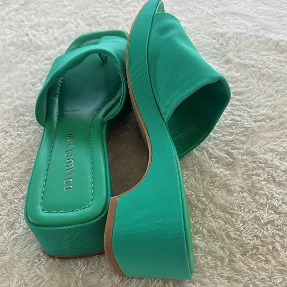 Donald Pliner 8 1/2 Rainey Green Stretchy Slides Slip On Effortless Toe Ring NWT