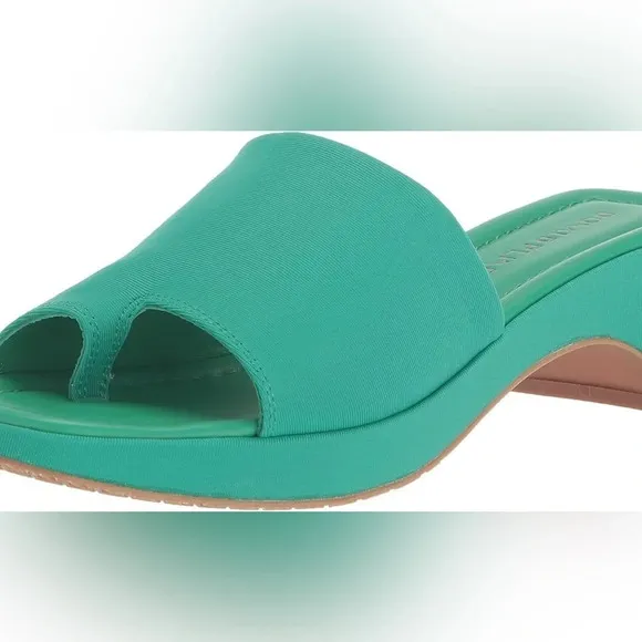 Donald Pliner 8 1/2 Rainey Green Stretchy Slides Slip On Effortless Toe Ring NWT