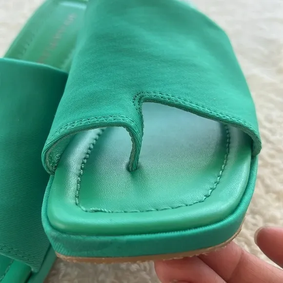 Donald Pliner 8 1/2 Rainey Green Stretchy Slides Slip On Effortless Toe Ring NWT