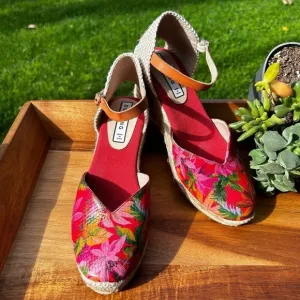 Dorking by Fluchos Red Leather Floral Ankle Strap Espadrilles | Size 39 | 9 NWOT