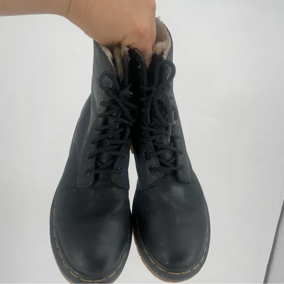 Dr. Doc Martens Serena Lined Womens Size 9 Soft Leather Combat Boots Black