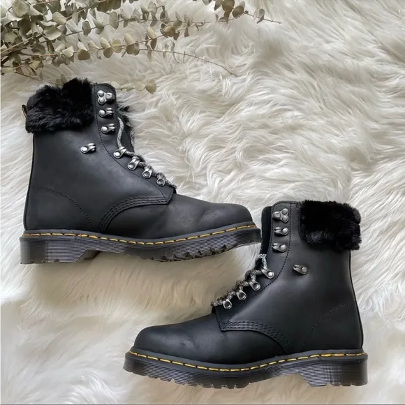 Dr Martens 1460 SERENA COLLAR FAUX FUR LINED LACE UP BOOTS PRICE FIRM