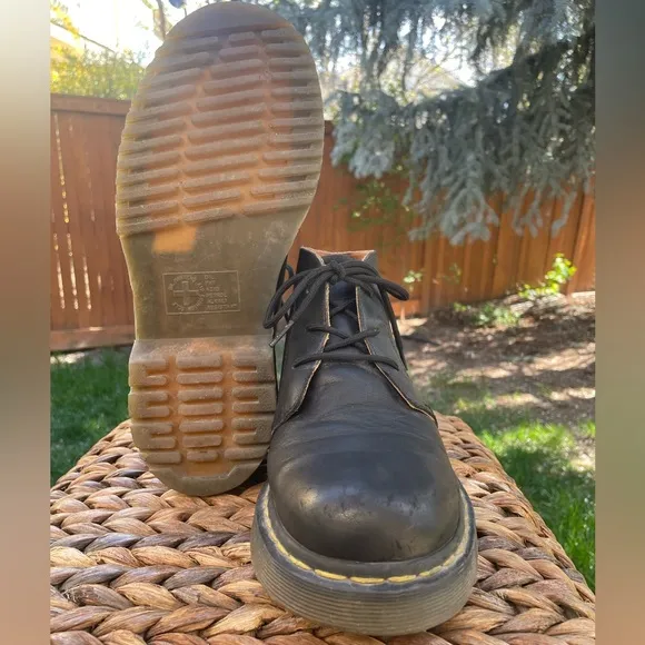 Dr Martens #1B61 Black Leather Lace up Chukka Boots.  Men’s size 10 Women’s 11