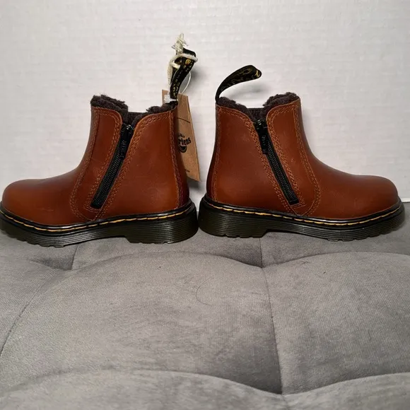 Dr. Martens 2976 Leonore Brown Chelsea Boots Little Kid/Toddler Size 7