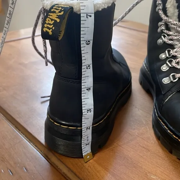 Dr Martens Combs Black Wyoming Women’s Boots Faux Fur Lined Lace Up Size 9