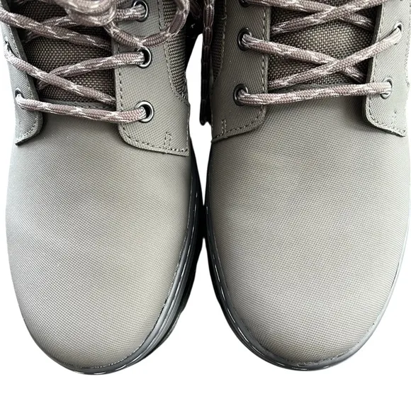 Dr Martens Combs II in Gunmetal Gray Fur-lined Boots Men’s Size 11