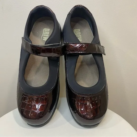 DREW women’s burgundy rose croc embossed slip resistant Mary Jane shoes