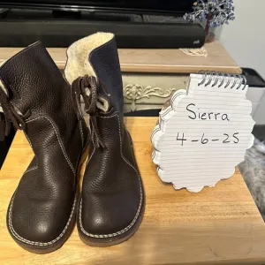 Duckfeet Arhus Stone Color Size 39. Almost new condition