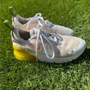 [DV2201-100] Preschool Nike Air Max 270 (PS) Size 2.5Y