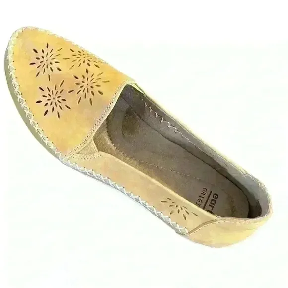 EARTH ORIGINS Flats Woman’s Size 8 Slip On  Fashion Comfort Leather Loralei Moc​