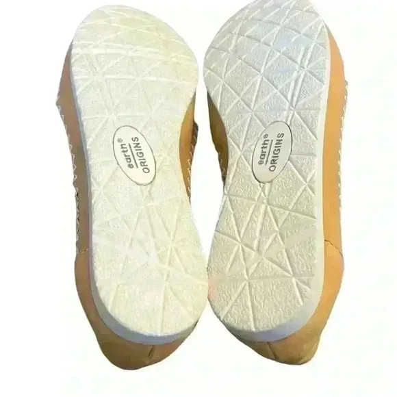 EARTH ORIGINS Flats Woman’s Size 8 Slip On  Fashion Comfort Leather Loralei Moc​