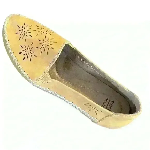 EARTH ORIGINS Flats Woman’s Size 8 Slip On  Fashion Comfort Leather Loralei Moc​