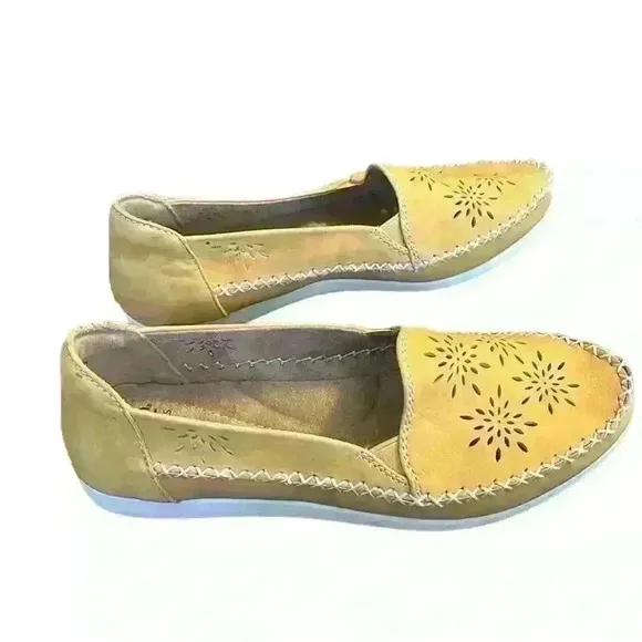 EARTH ORIGINS Flats Woman’s Size 8 Slip On  Fashion Comfort Leather Loralei Moc​