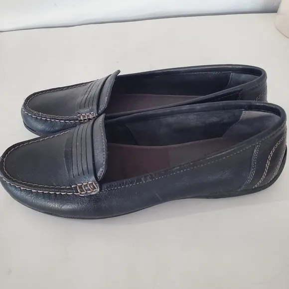 EASTLAND 9M Black Leather Annette Loafer Flat Slip On Comfort Sole Office Preppy