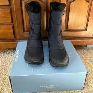 Easy Spirit SZ 9M dark blue faux fur lined water resistant ankle boots.