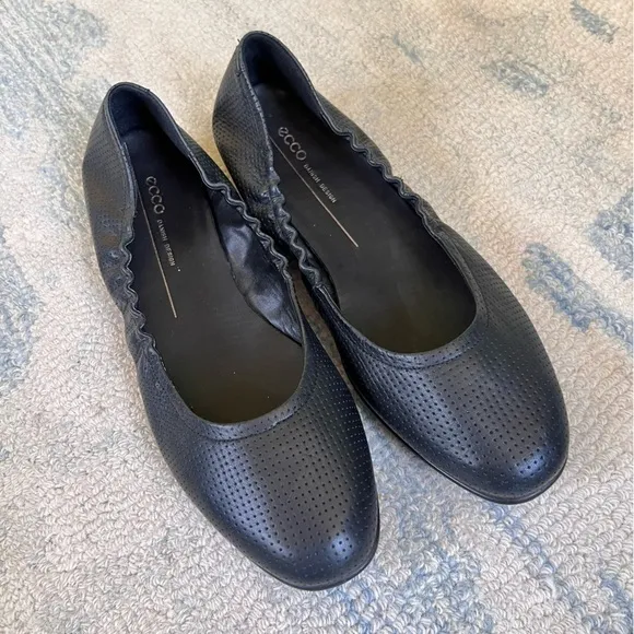 Ecco Incise Enchant Ballet flats black size 11