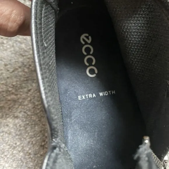 Ecco Soft 7 Low Booties Women 9 EU 40 Gray Metallic Leather Zip Up Flats Comfort