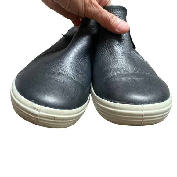 Ecco Soft 7 Low Booties Women 9 EU 40 Gray Metallic Leather Zip Up Flats Comfort
