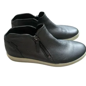 Ecco Soft 7 Low Booties Women 9 EU 40 Gray Metallic Leather Zip Up Flats Comfort