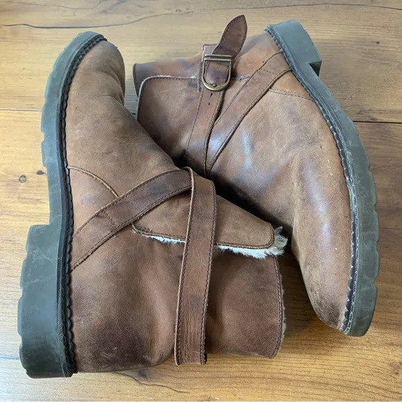 Eddie Bauer Brown Chukka Boots Shearling Fur Lined Size 8.5 Mens