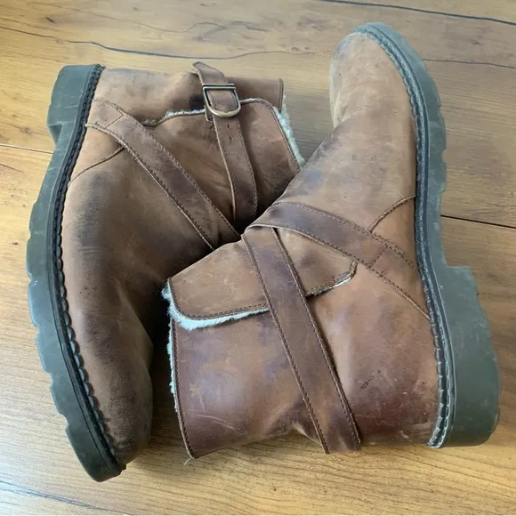 Eddie Bauer Brown Chukka Boots Shearling Fur Lined Size 8.5 Mens