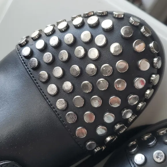 EDGY‎ Apepazza size 8 leather loafers with metal studs