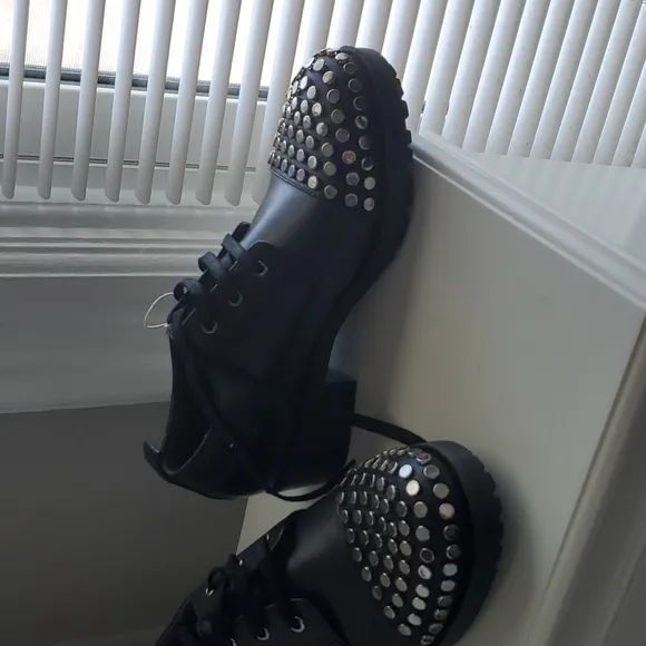 EDGY‎ Apepazza size 8 leather loafers with metal studs