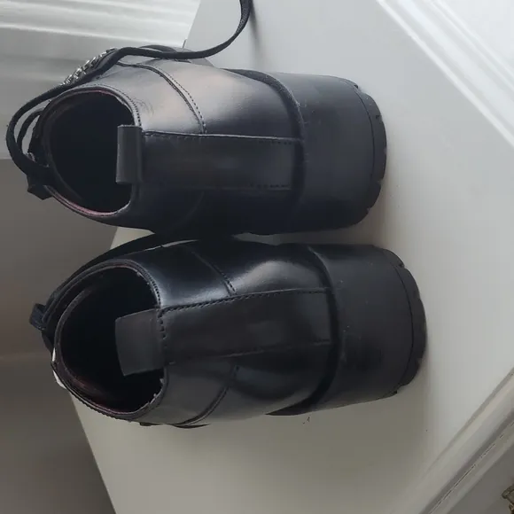 EDGY‎ Apepazza size 8 leather loafers with metal studs