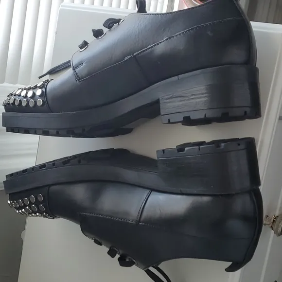 EDGY‎ Apepazza size 8 leather loafers with metal studs