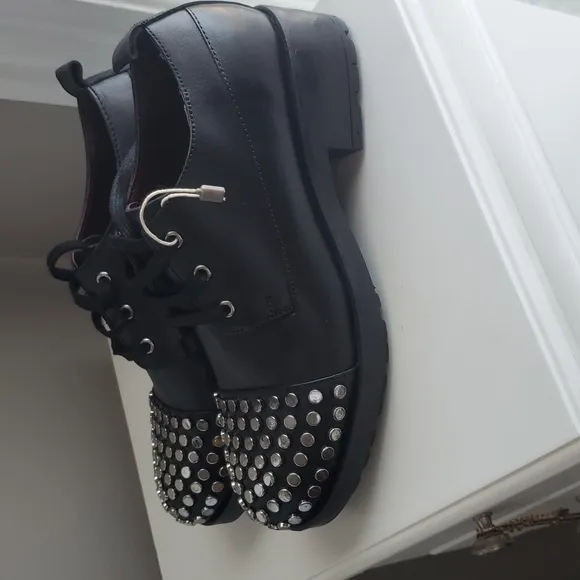 EDGY‎ Apepazza size 8 leather loafers with metal studs
