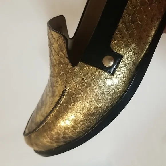 Eight Fifteen Patti Gold Leather Loafers