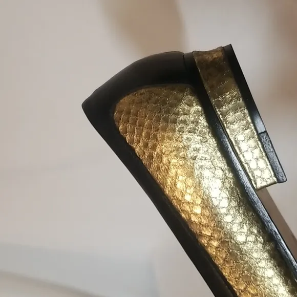 Eight Fifteen Patti Gold Leather Loafers