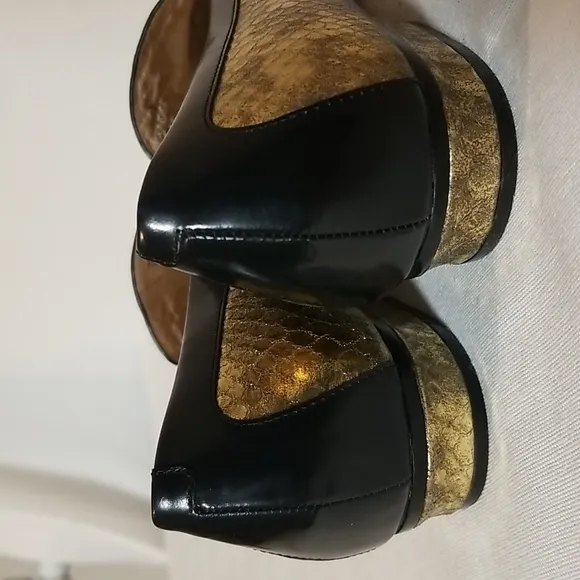 Eight Fifteen Patti Gold Leather Loafers