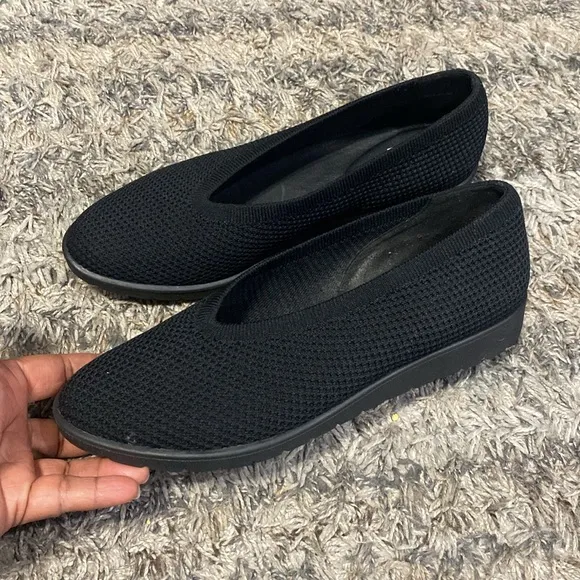 Eileen Fisher black text fabric comfort, shoe flats, size 8.5 almond toe