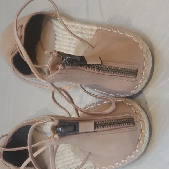 Eileen Fisher Lace-Up Espadrille Sandal,flats, brand new, size 9, tan